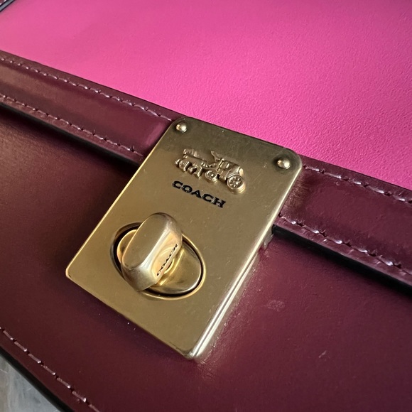 889 - Coach Hutton Clutch in Colorblock - Picture 13 of 14
